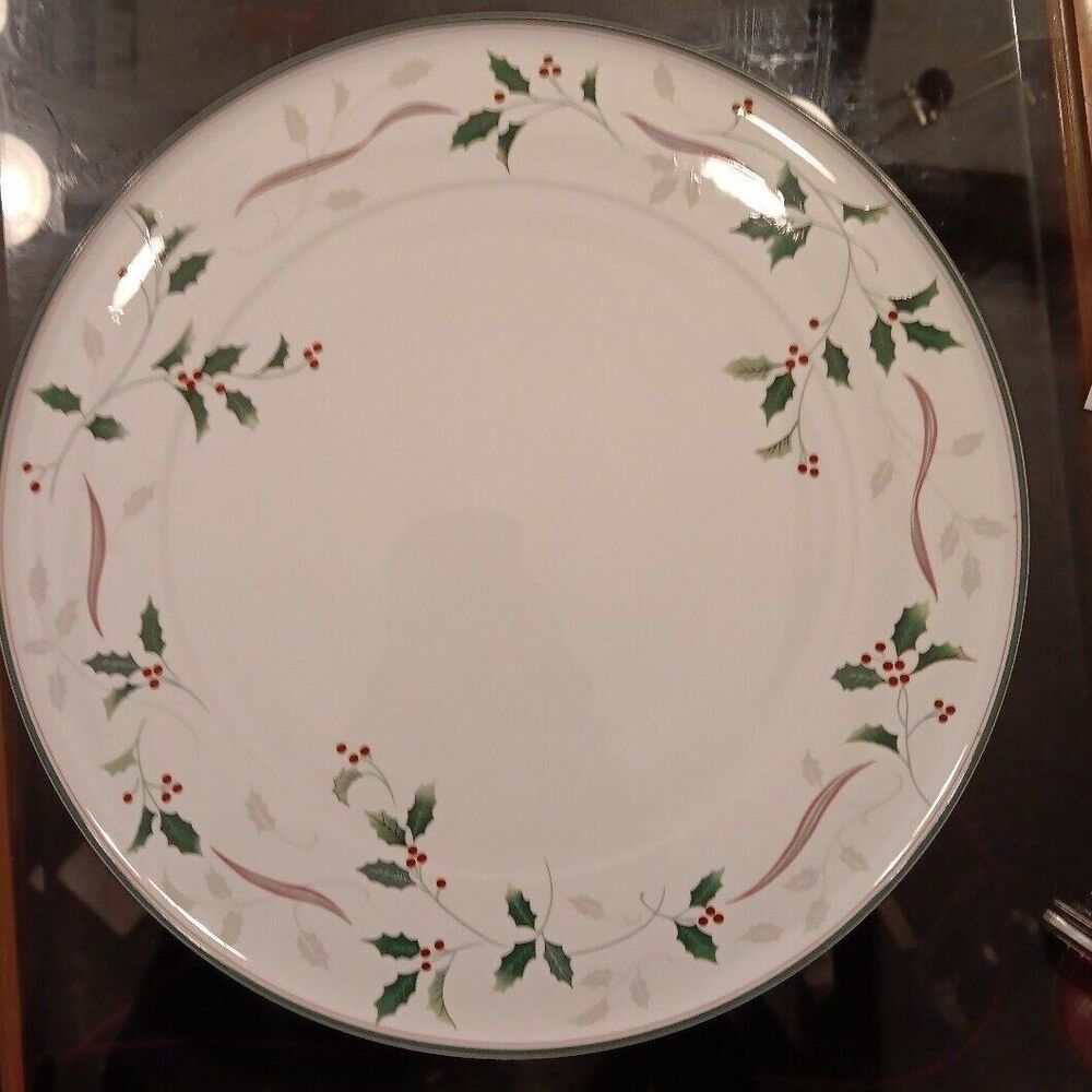 Christopher Stuart Y1025 Holiday Splendor Cake Plate